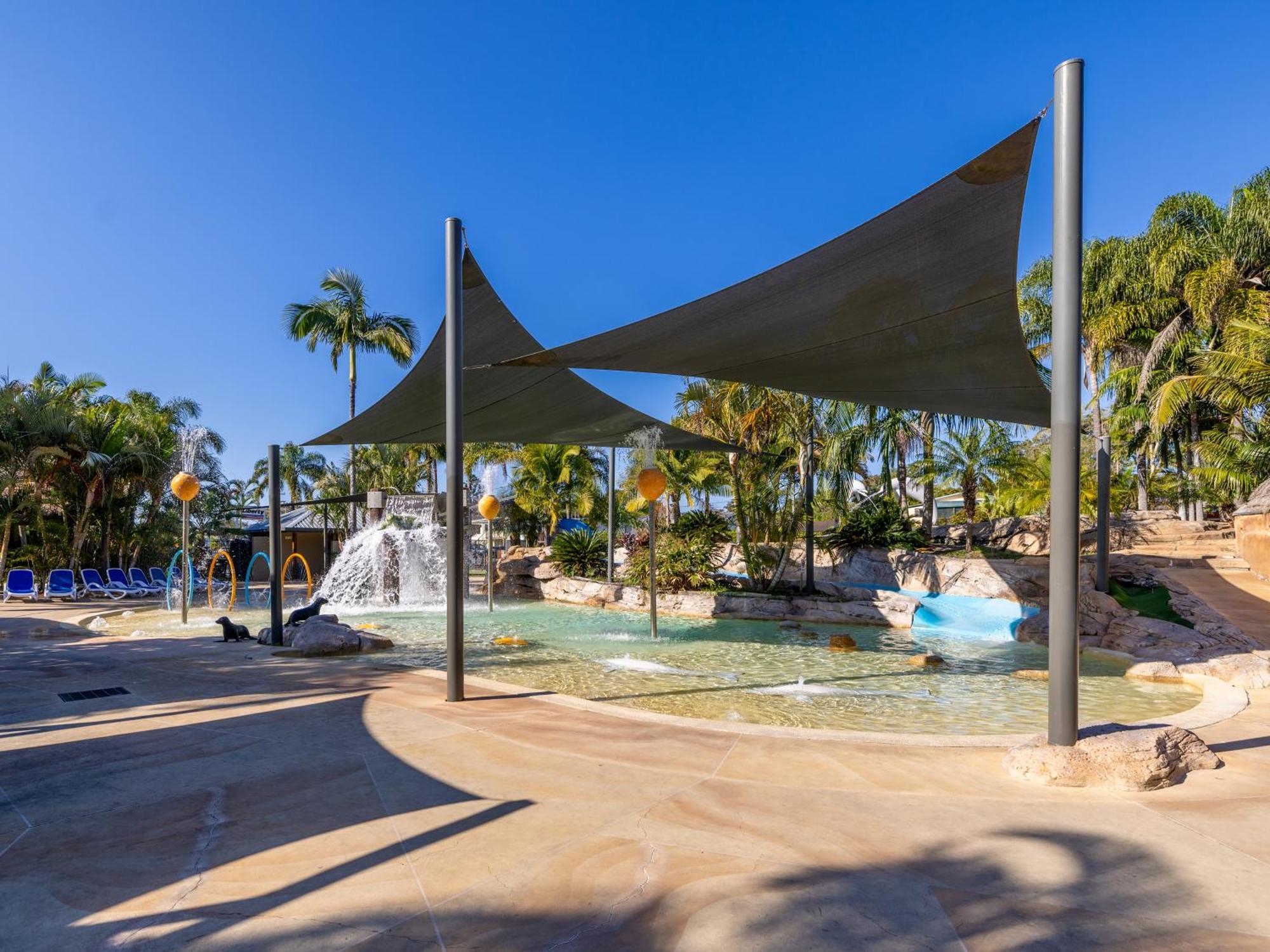 Nrma Blue Dolphin Yamba Holiday Resort Esterno foto